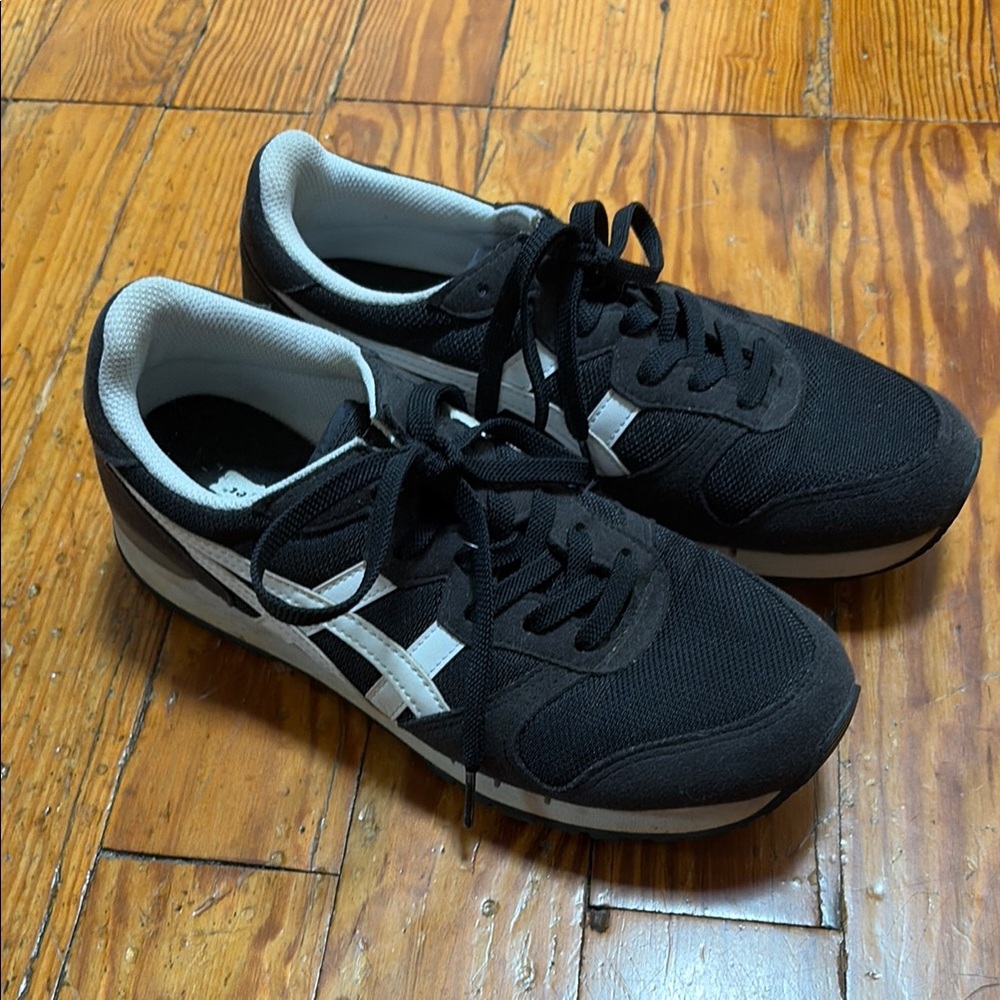 Women’s Onisutka Tiger Alvarado Black White